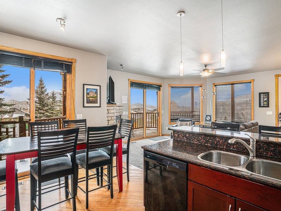 Condo, 2 Bedrooms | Interior