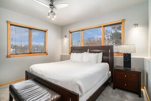 2 bedrooms, laptop workspace, iron/ironing board, travel cot - Nakai Peak 41b 2 Bedroom Condo by RedAwning (Estes Park)