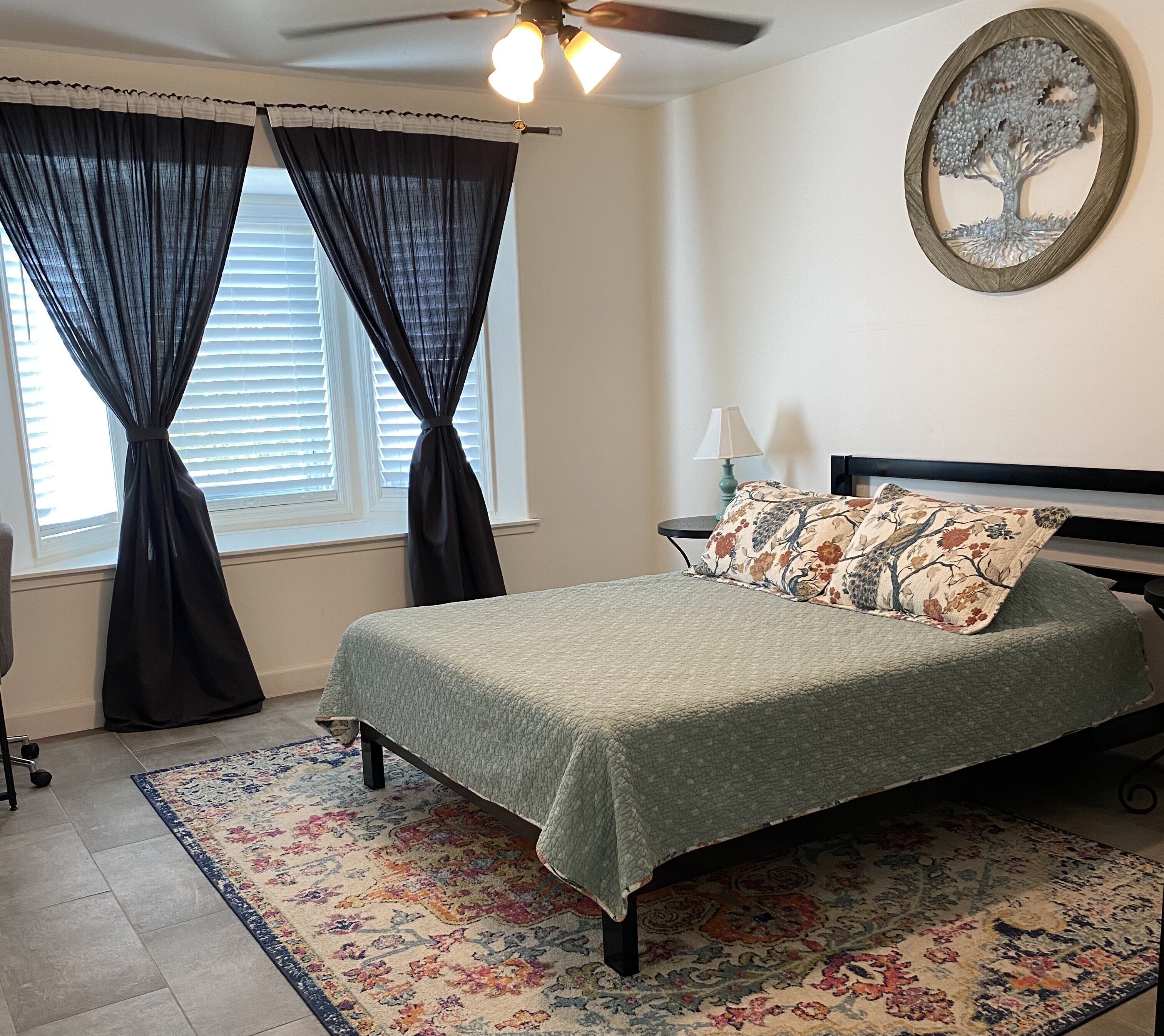 Bright and welcoming guest suite