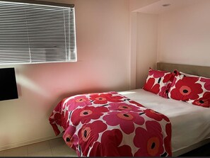 5 Schlafzimmer, Schreibtisch, Bügeleisen/Bügelbrett, kostenloses WLAN