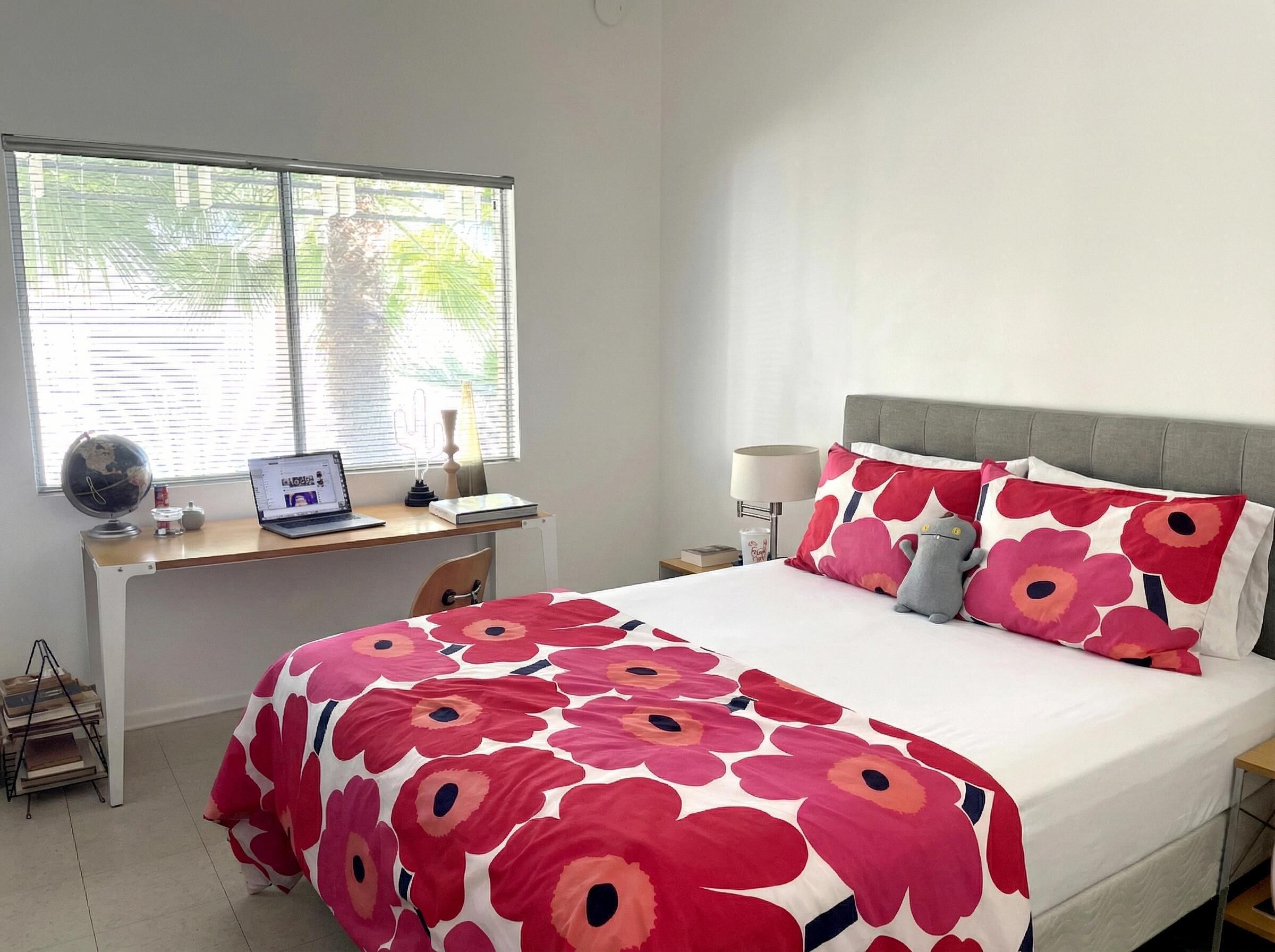 5 habitaciones, escritorio, tabla de planchar con plancha y wifi gratis 