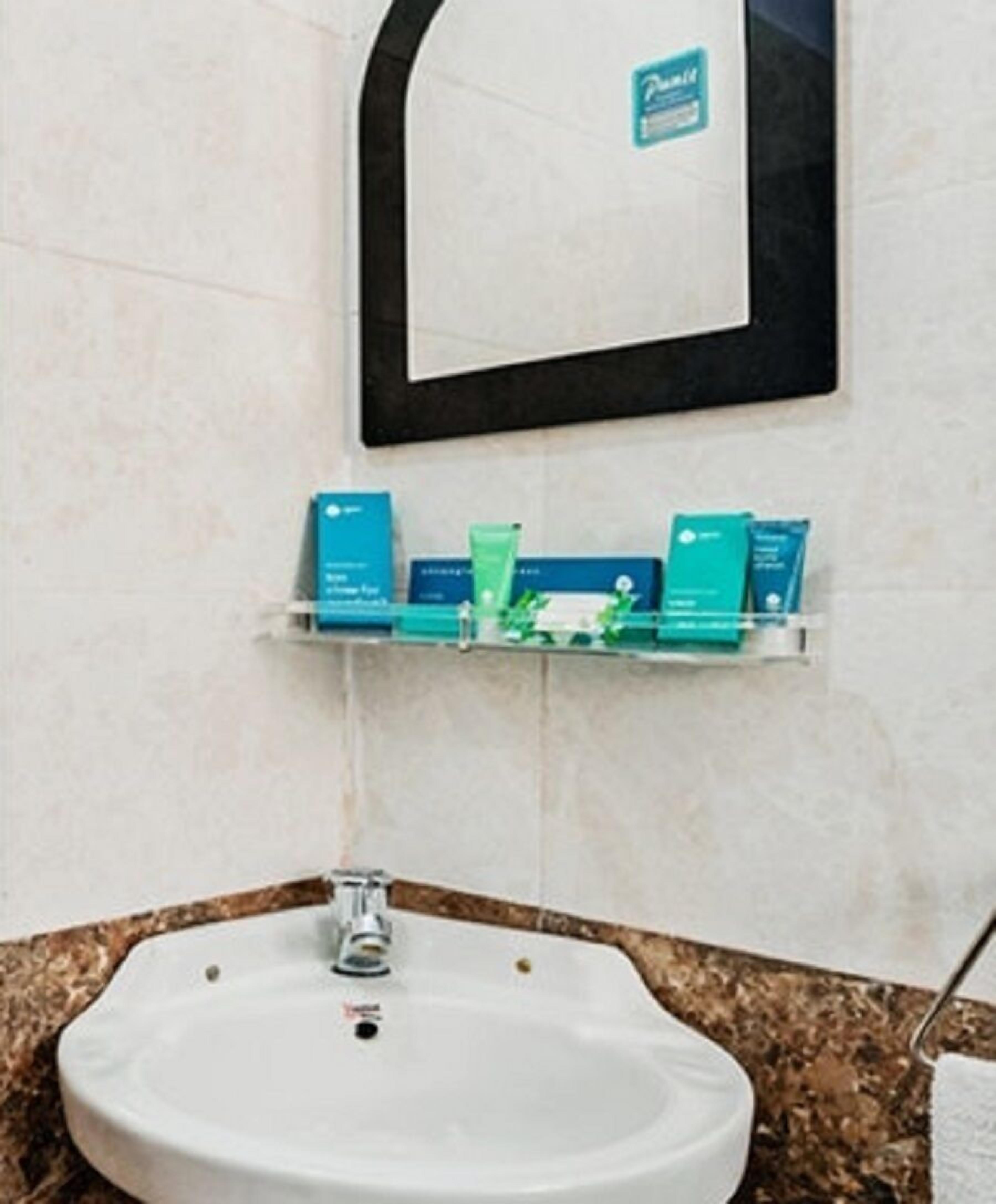 shower, free toiletries, slippers, towels