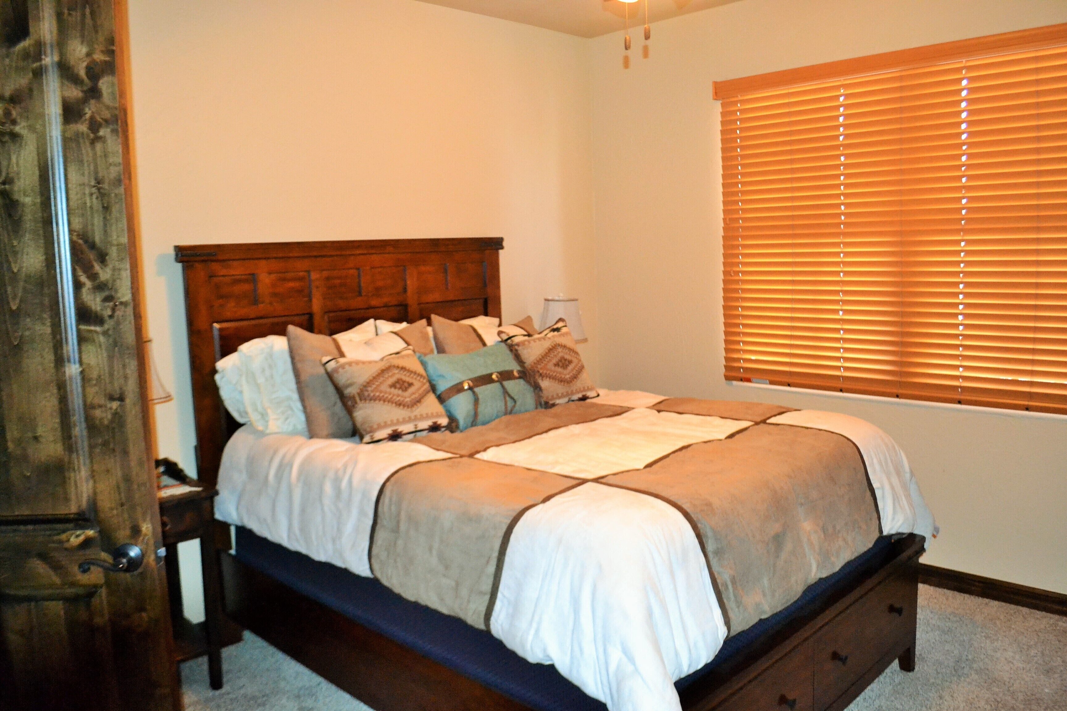 New Golf Course House With Gorgeous Mountain Views