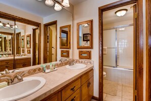 Condo, 2 Bedrooms | Bathroom | Towels