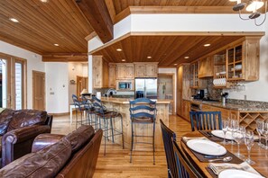 Dining - Excellent Location! Walk to Snow Park Lodge (Deer Valley)