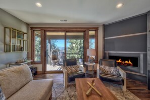 Townhome, 4 Bedrooms | Living room