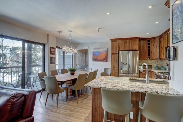 Condo, 4 Bedrooms | Private kitchen | Fridge, oven, coffee/tea maker, toaster