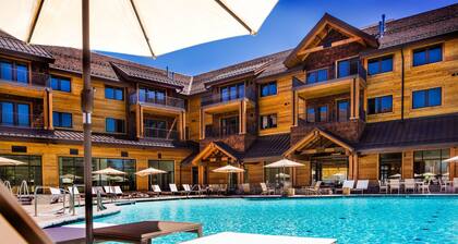 Luxury Residence - Gondola across the Street 2 Bedroom Condo by RedAwning