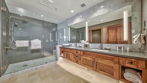 Condo, 2 Bedrooms | Bathroom | Free toiletries, hair dryer, towels, shampoo - Luxury Residence - Gondola across the Street 2 Bedroom Condo by RedAwning (South Lake Tahoe)
