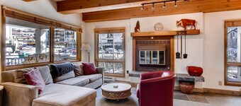 Elegantly Styled Plaza  2 Bedroom Condo - No Cleaning Fee! by RedAwning