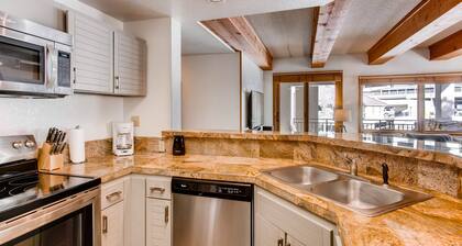 Elegantly Styled Plaza 2 Bedroom Condo - No Cleaning Fee! by RedAwning