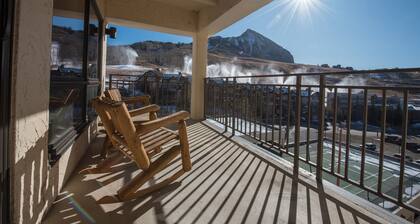 Recently Remodeled Ski Lodge Styled Plaza Condo - No Cleaning Fee! by RedAwning