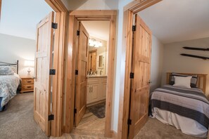 Apartment, 2 Bedrooms | 2 bedrooms, free WiFi - Recently Remodeled Ski Lodge Styled Plaza Condo - No Cleaning Fee! by RedAwning (Crested Butte)