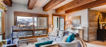 Mountain Views From This Plaza - Sleeps 6 2 Bedroom Condo - No Cleaning Fee! by RedAwning