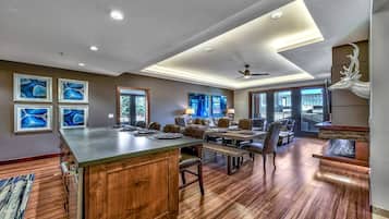 Condo, 3 Bedrooms | View from property