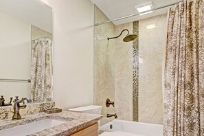 開放式客房 | 浴  室 | 吹風機、毛巾、洗髮精