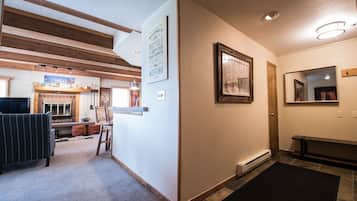 Kondominium, 2 kamar tidur | Interior