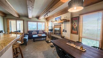 Condo, 2 Bedrooms | View from property