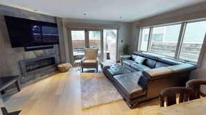 Condo, 2 Bedrooms | Living area | Smart TV