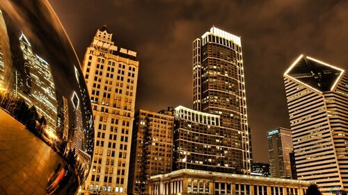 Wrigleyville Home away from Home! 5 mins from downtown! steps from Lake!! Cozy!