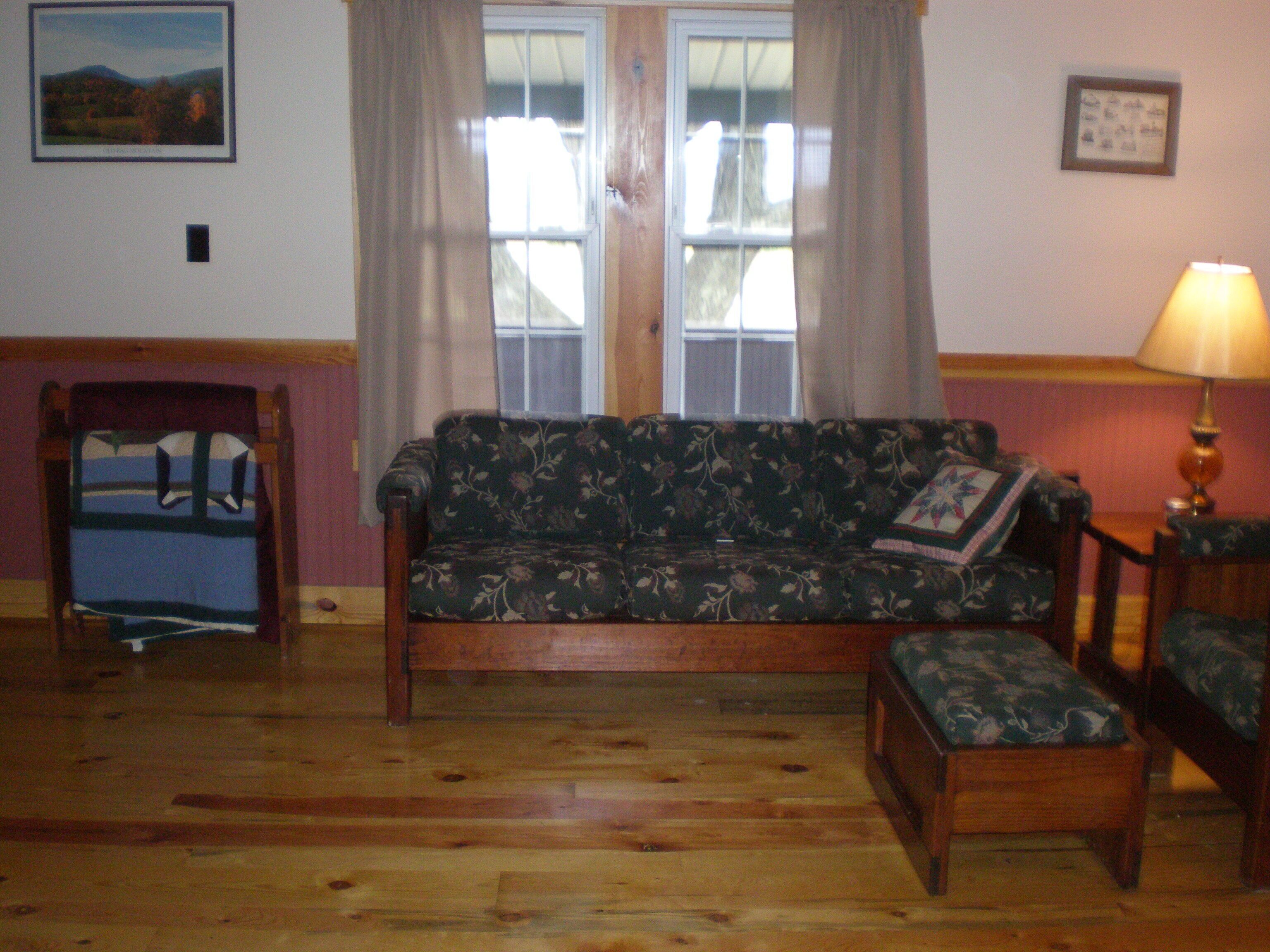 Secluded Cottage on 10 Acres. Close to Shen. Natl. Park and Luray Caverns