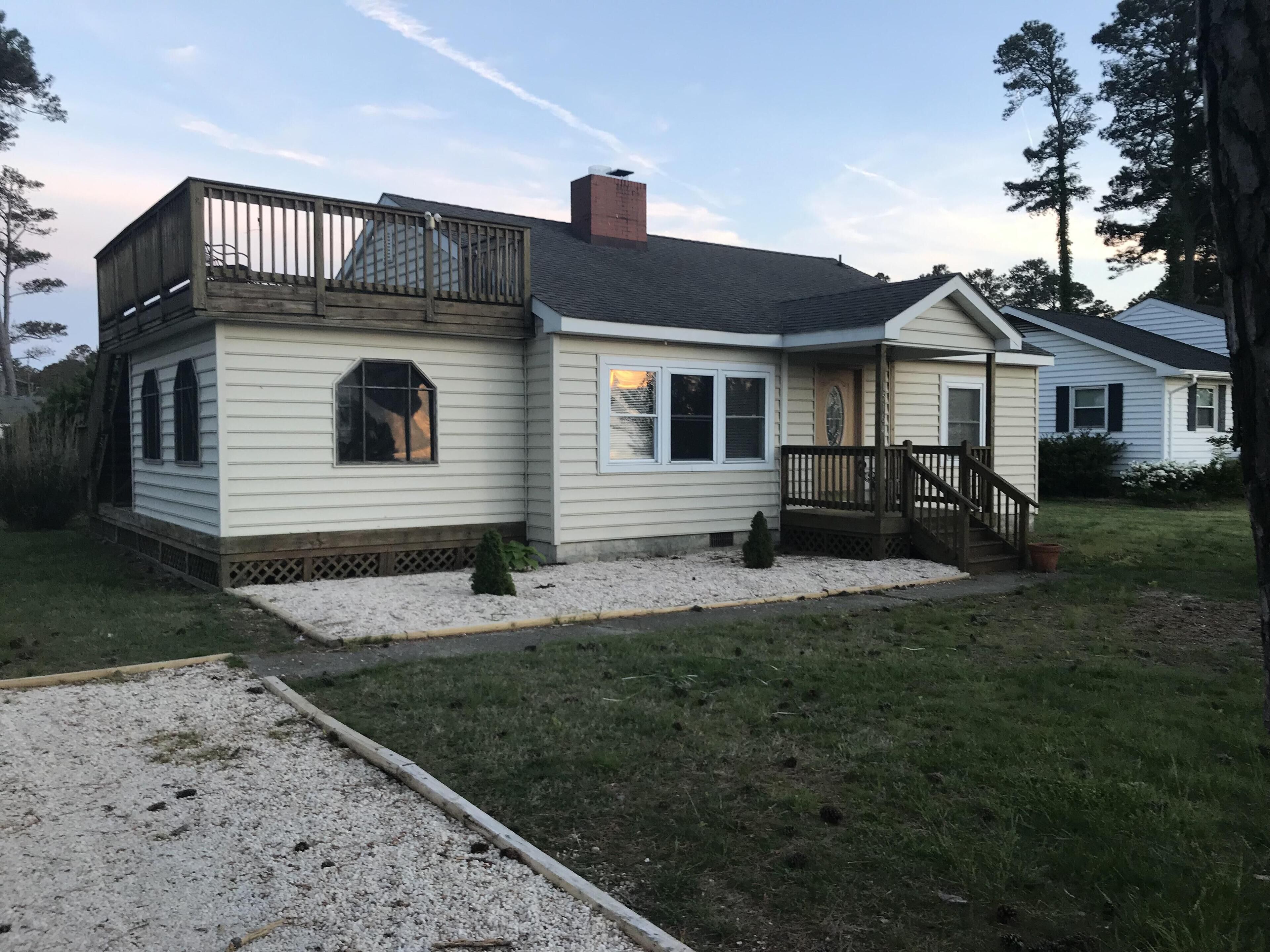Family-Friendly Bay View Home With Private Beach