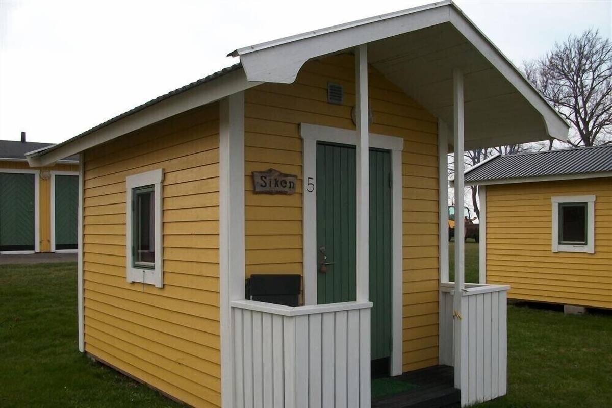 Chalet rustique de base (4 Beds, Shared Bathroom, Private WC) | Lit de bébé (gratuit)