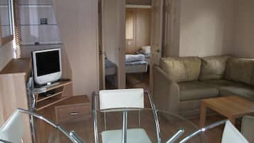 Mobile Home, Private Bathroom (4 Beds) | Free cots/infant beds