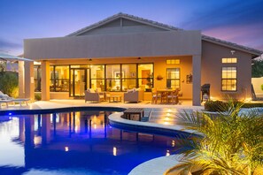 Outdoor pool, a heated pool - Scottsdale Luxury Retreat - Sparkling Heated Pool, Hot Tub & Outdoor Bliss (Scottsdale)