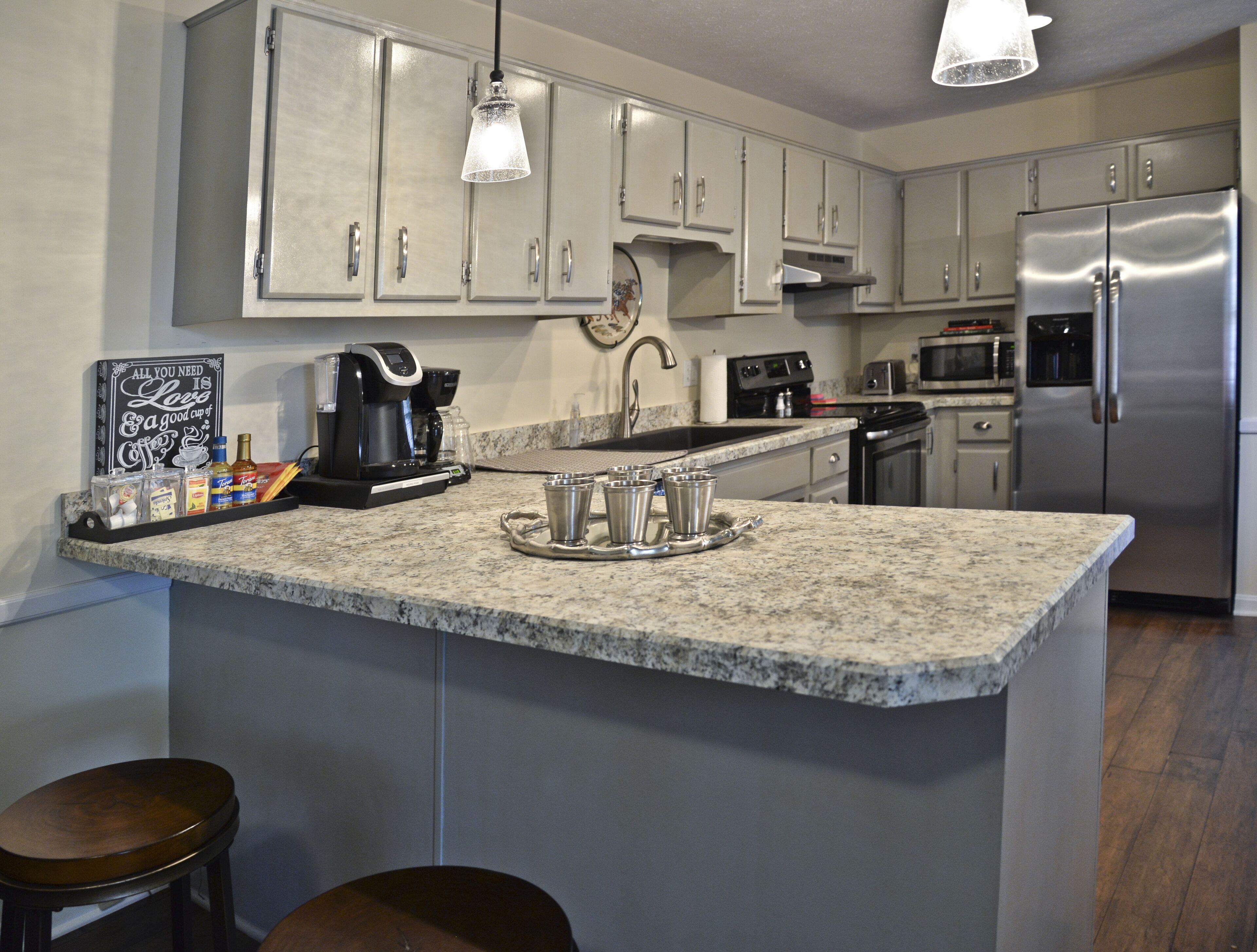 Luxurious 2BR /2Bath with Outdoor Courtyard and Garage in Downtown Bardstown