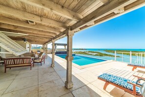 Pool - Endless Ocean Views, Amazing sunsets, pool,kayaks, pool table and games! (Providenciales)