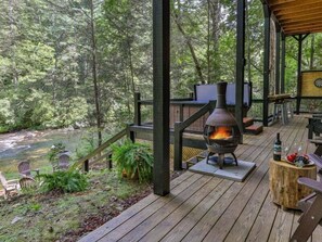 Terrace/patio - River Spirit - Fishing Stream, Hot Tub -Minimum (Ellijay)
