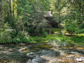 Property grounds - River Spirit - Fishing Stream, Hot Tub -Minimum (Ellijay)