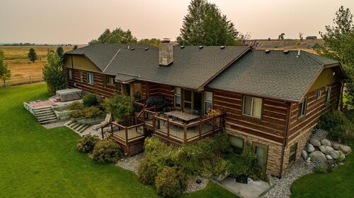 Yellowstone River, Paradise Valley..Yellowstone National Park…world class views!