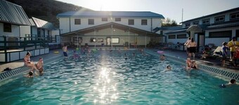 Right on the Yellowstone & Best Views of Paradise Valley..30 min to Yellowstone