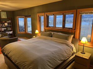 5 bedrooms, iron/ironing board, travel crib, WiFi