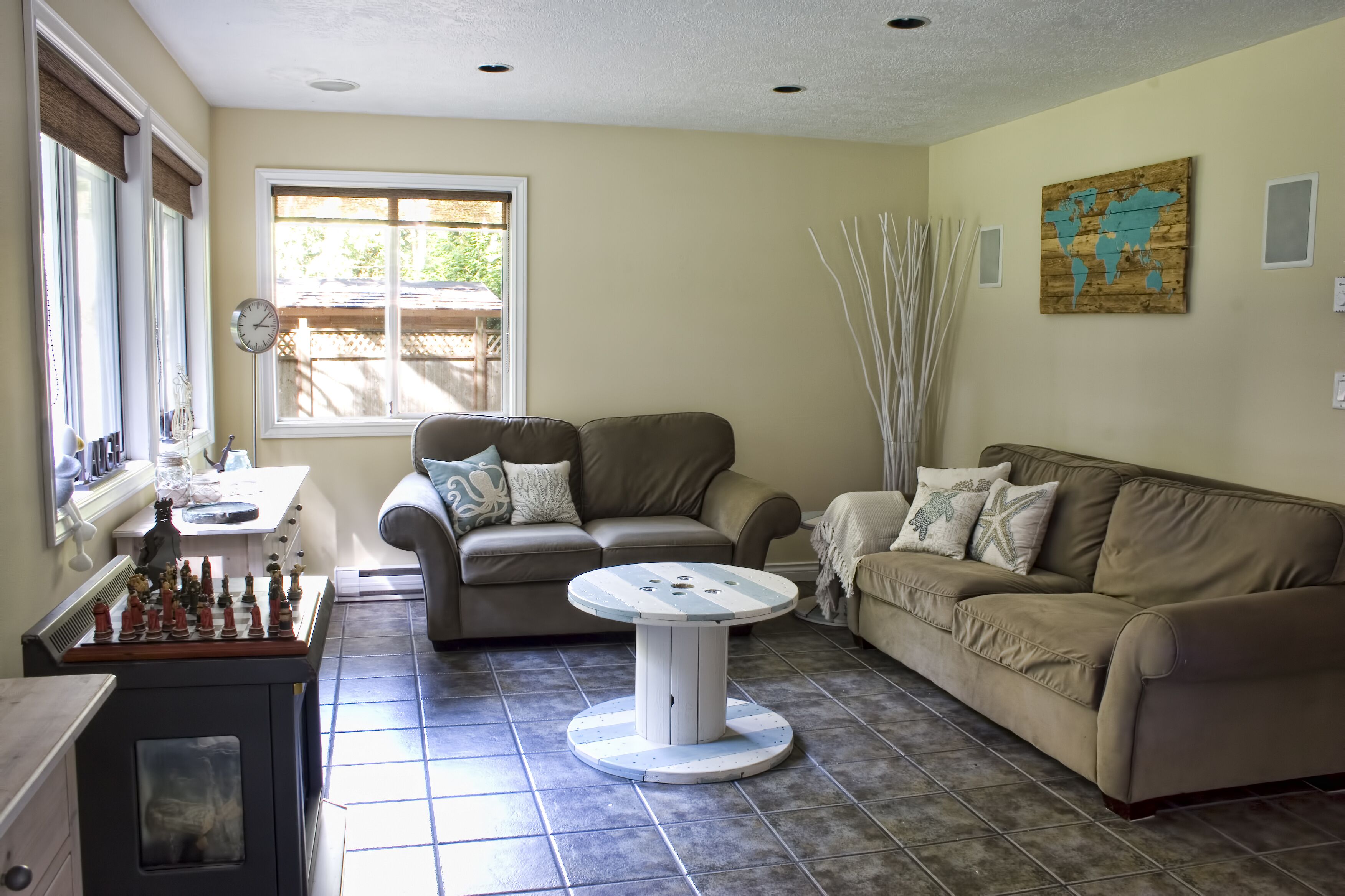 Diamond Cottage, close to Sooke, Shirley and Port Renfrew. 40 mins to Victoria