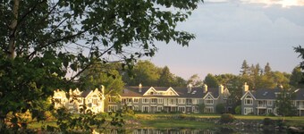  New England Original Captain's House 1890. Clean and Comfortable, Close to Town