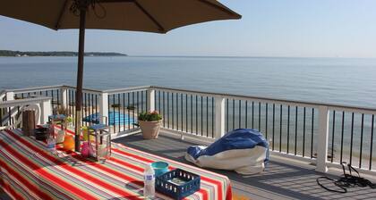 Beach Cottage With A Spectacular View ~ Your Own Private Beach ~ Includes Kayaks