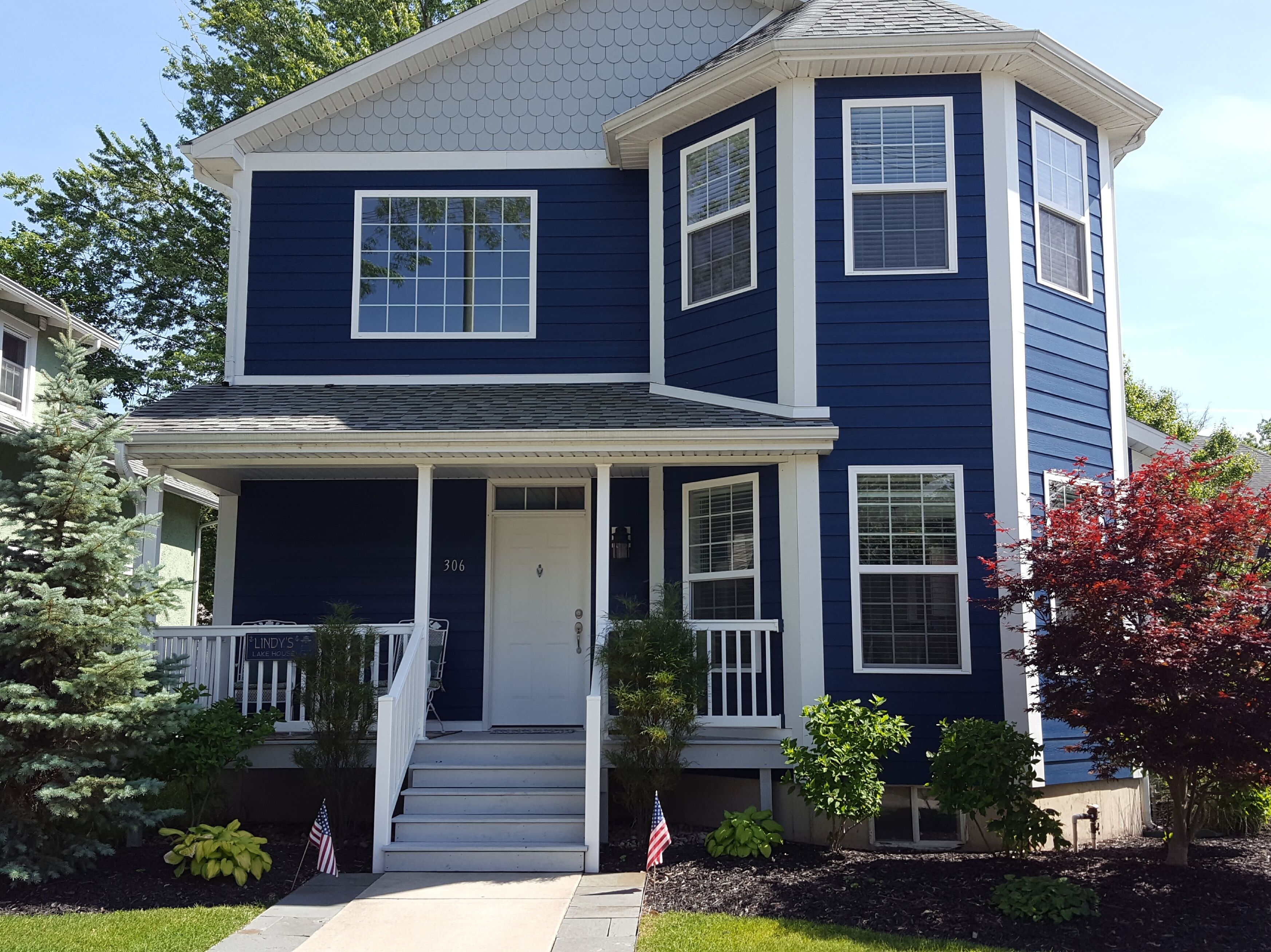 Beautiful home! 3 blocks to beach & town! Aug 2024 weeks available Friday-Friday