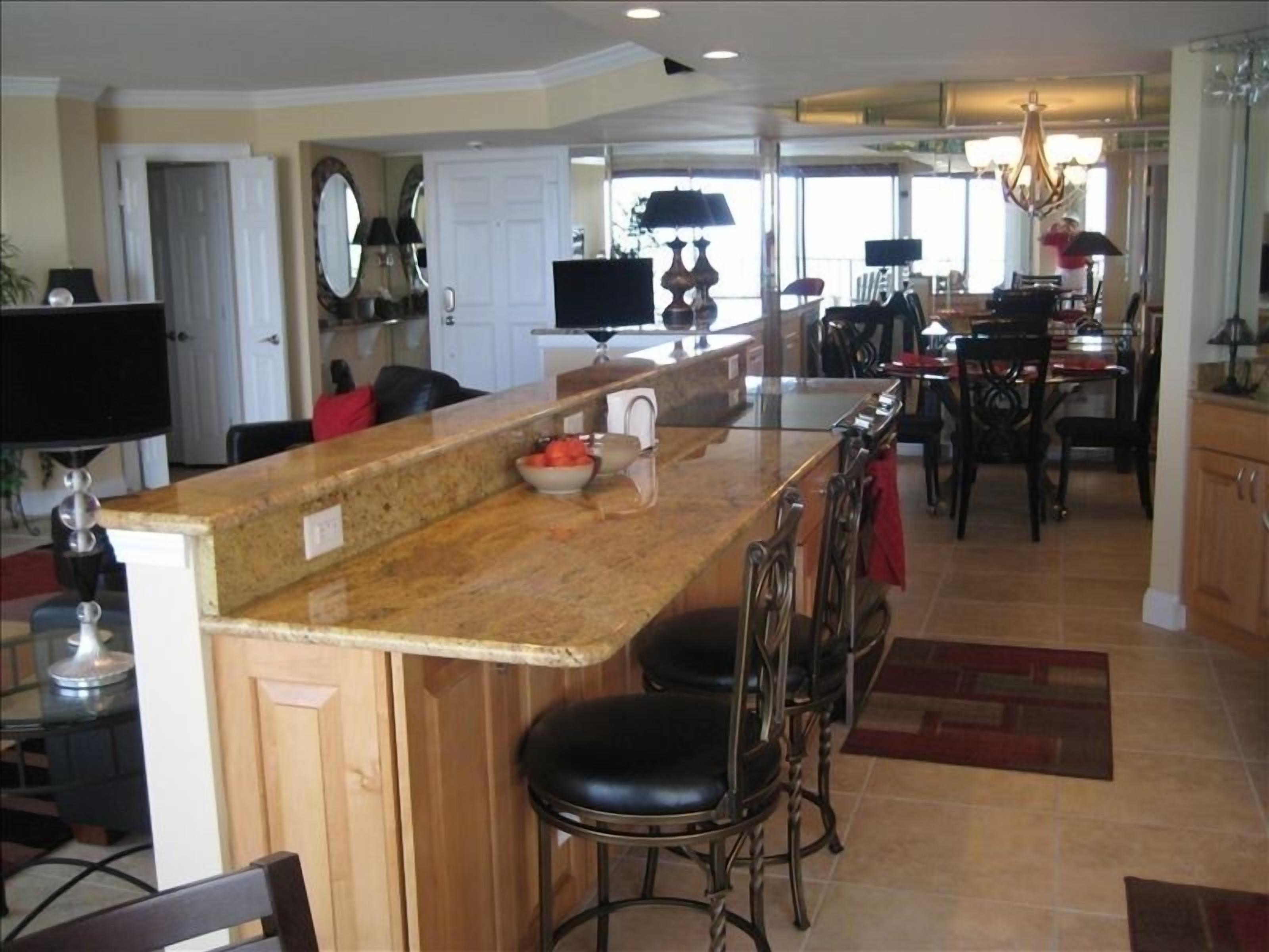 Luxurious Oceanfront Condo Ocean Views throughout in prestigious Maisons-sur-Mer