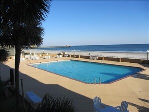 Outdoor pool - Luxurious Oceanfront Condo Ocean Views throughout in prestigious Maisons-sur-Mer (Myrtle Beach)