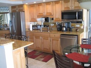 Fridge, microwave, oven, stovetop - Luxurious Oceanfront Condo Ocean Views throughout in prestigious Maisons-sur-Mer (Myrtle Beach)