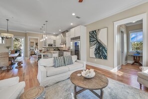 Smart TV, DVD player, printers - 3000' Public Beach!  Private Pool, Walk to Seaside, 3 Living Rooms, Luxury Beds! (Santa Rosa Beach)