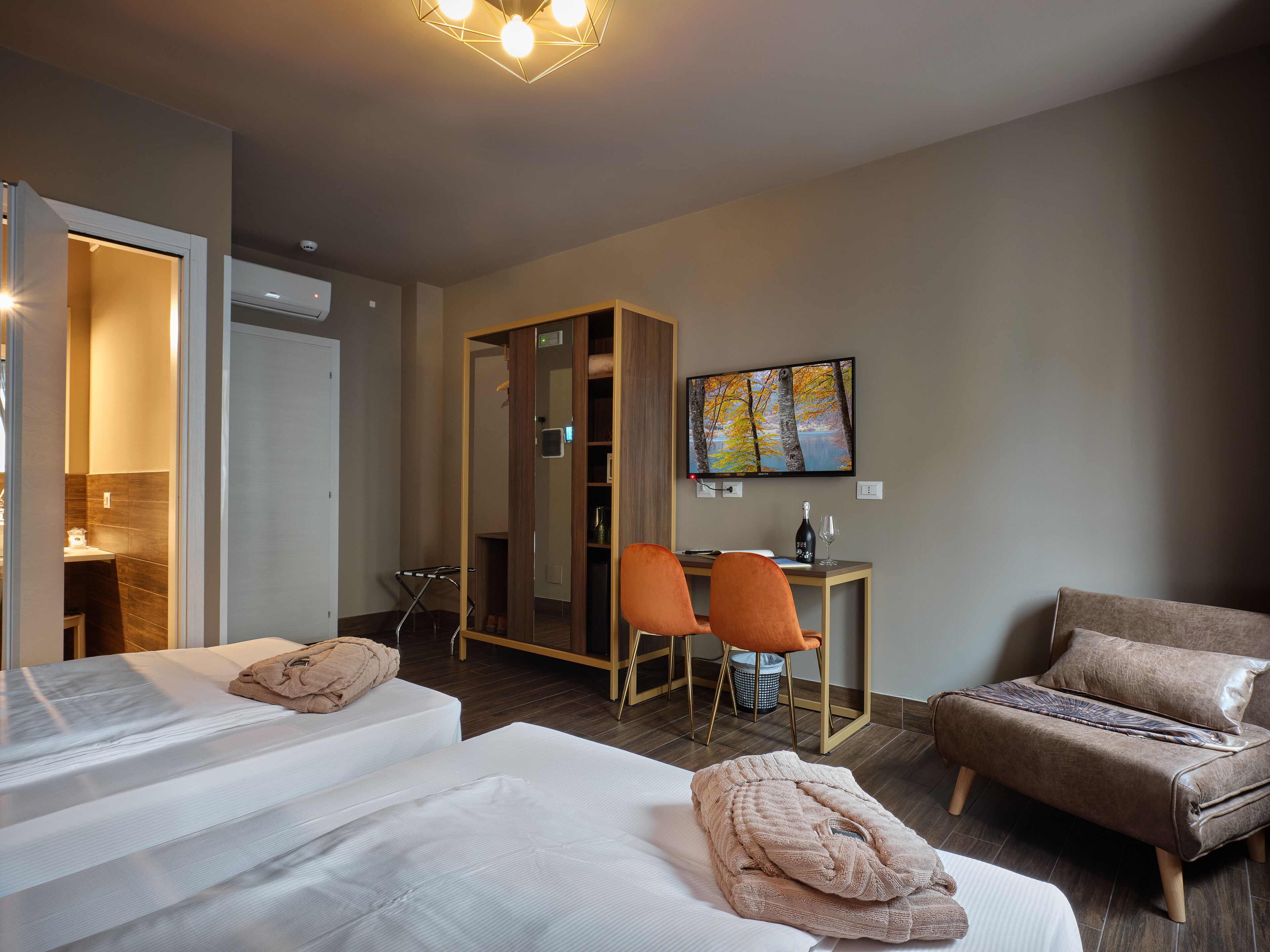 double or twin room | 1 bedroom, individually decorated, desk, blackout curtains