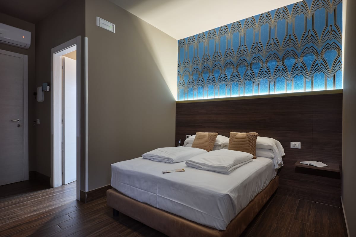 standard room, 1 double bed | 1 bedroom, individually decorated, desk, blackout curtains