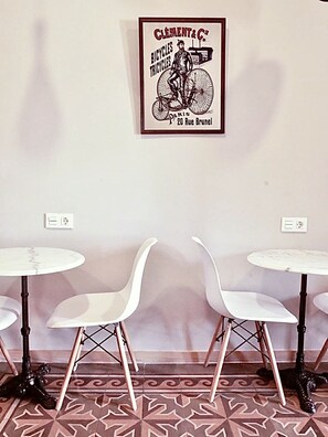 Breakfast area - BirdHouse Valencia (Valencia)