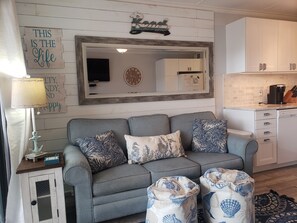 Smart-TV, Videospiele, DVD-Player, Bücher