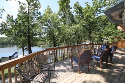 Waterfront beauty with dock and fireplace! Check in Bay! New Hot Tub!!