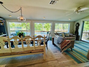 Smart TV, fireplace, DVD player - Waterfront beauty with dock and fireplace! Check in Bay! New Hot Tub!! (Afton)